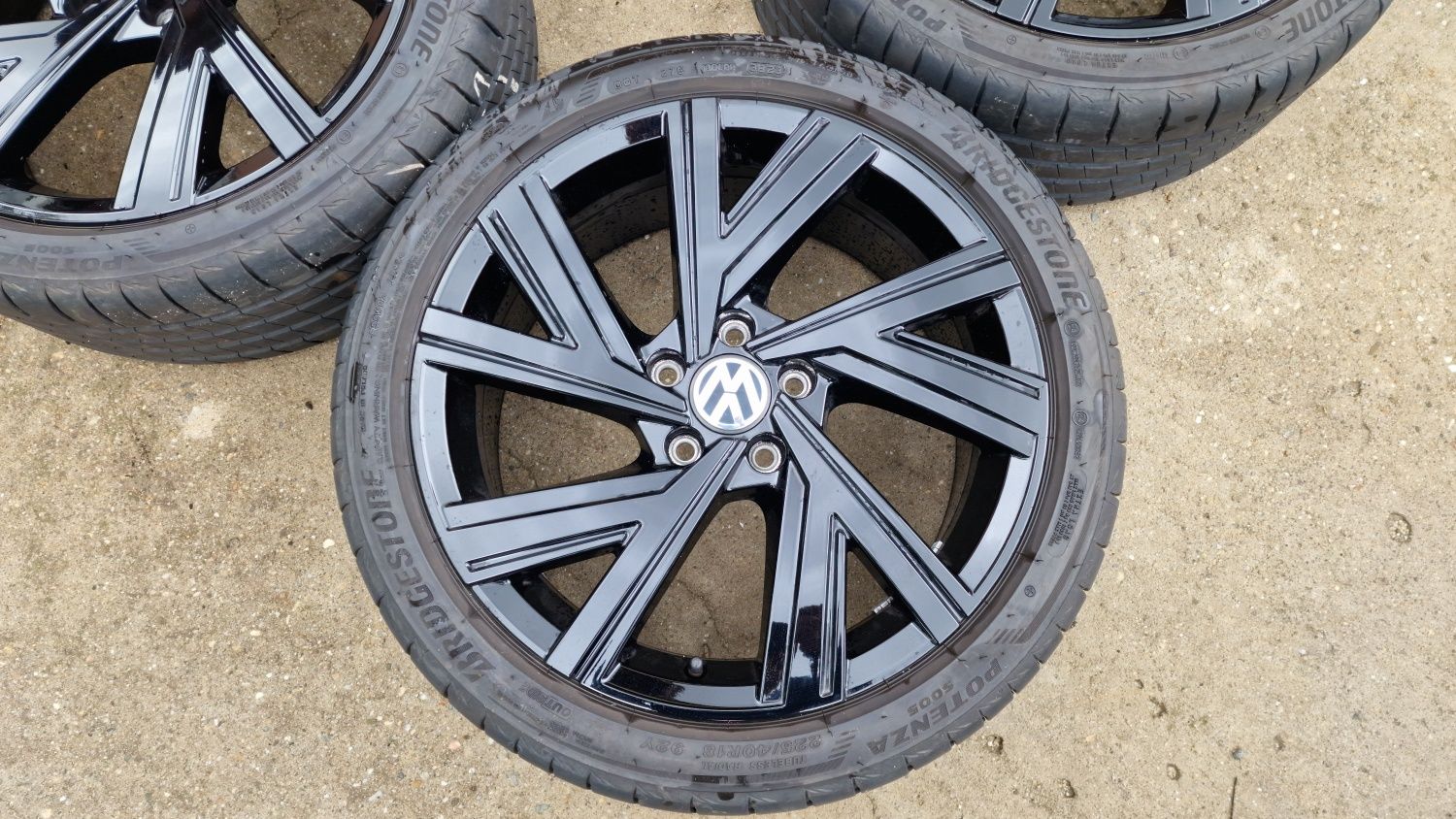 Jante Golf Mk8 GTI R 18 Black Bergamo