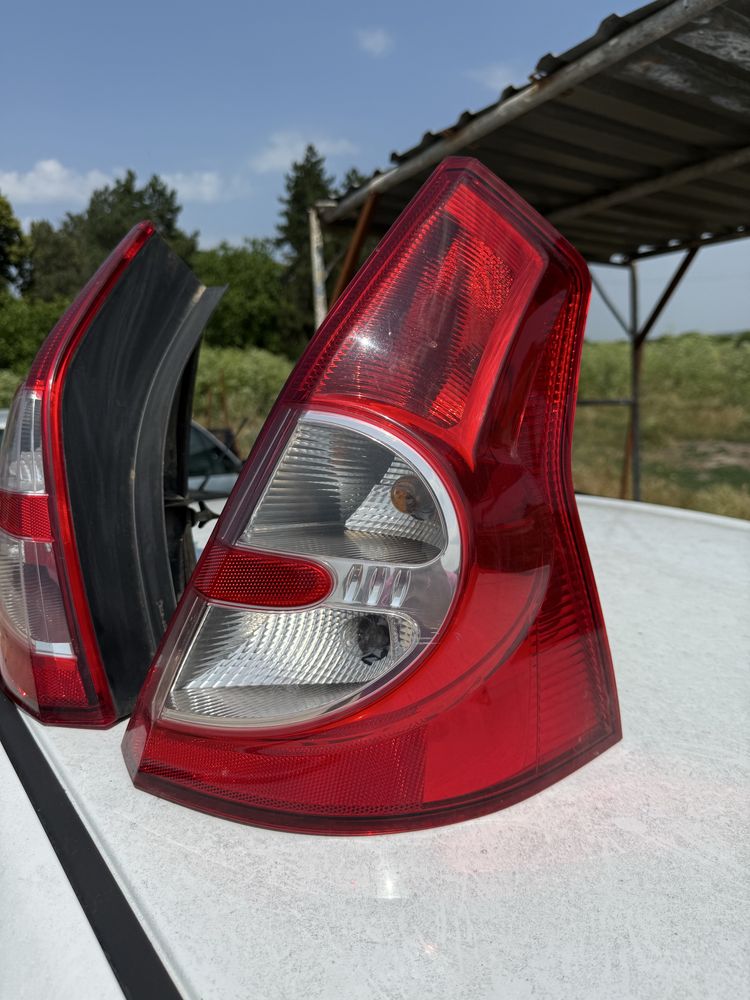Задни стопове Dacia Sandero I (2008–2012) – комплект