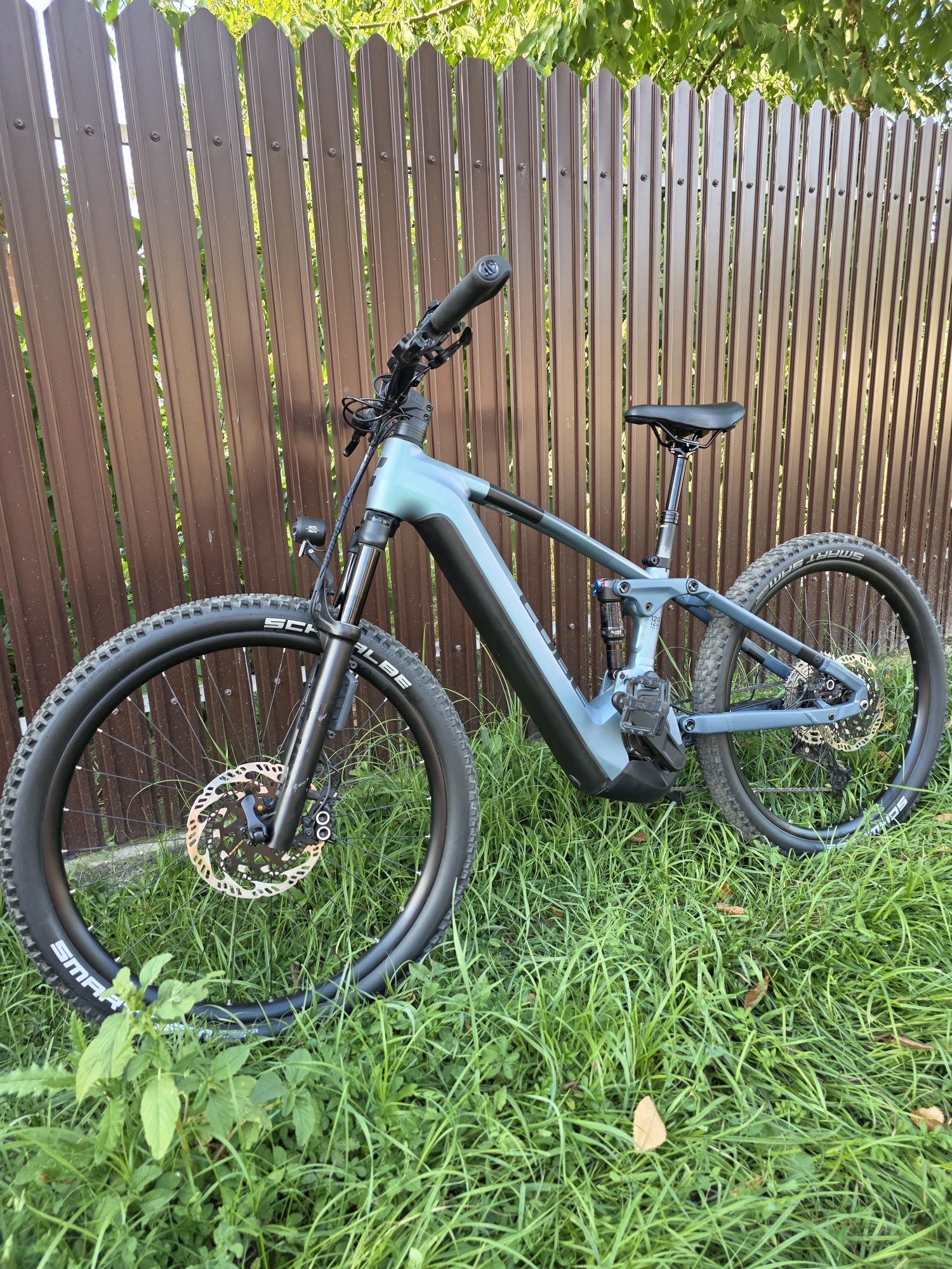 Bicicleta electrica cube stereo hybrid abs