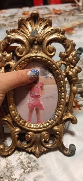Месингова рамка за снимка ,коне пост.за  ножове,рози комплект