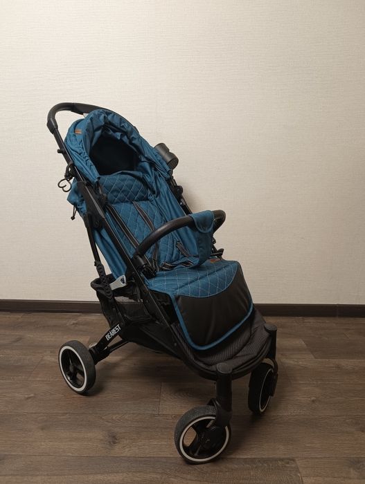 Коляска прогулочная