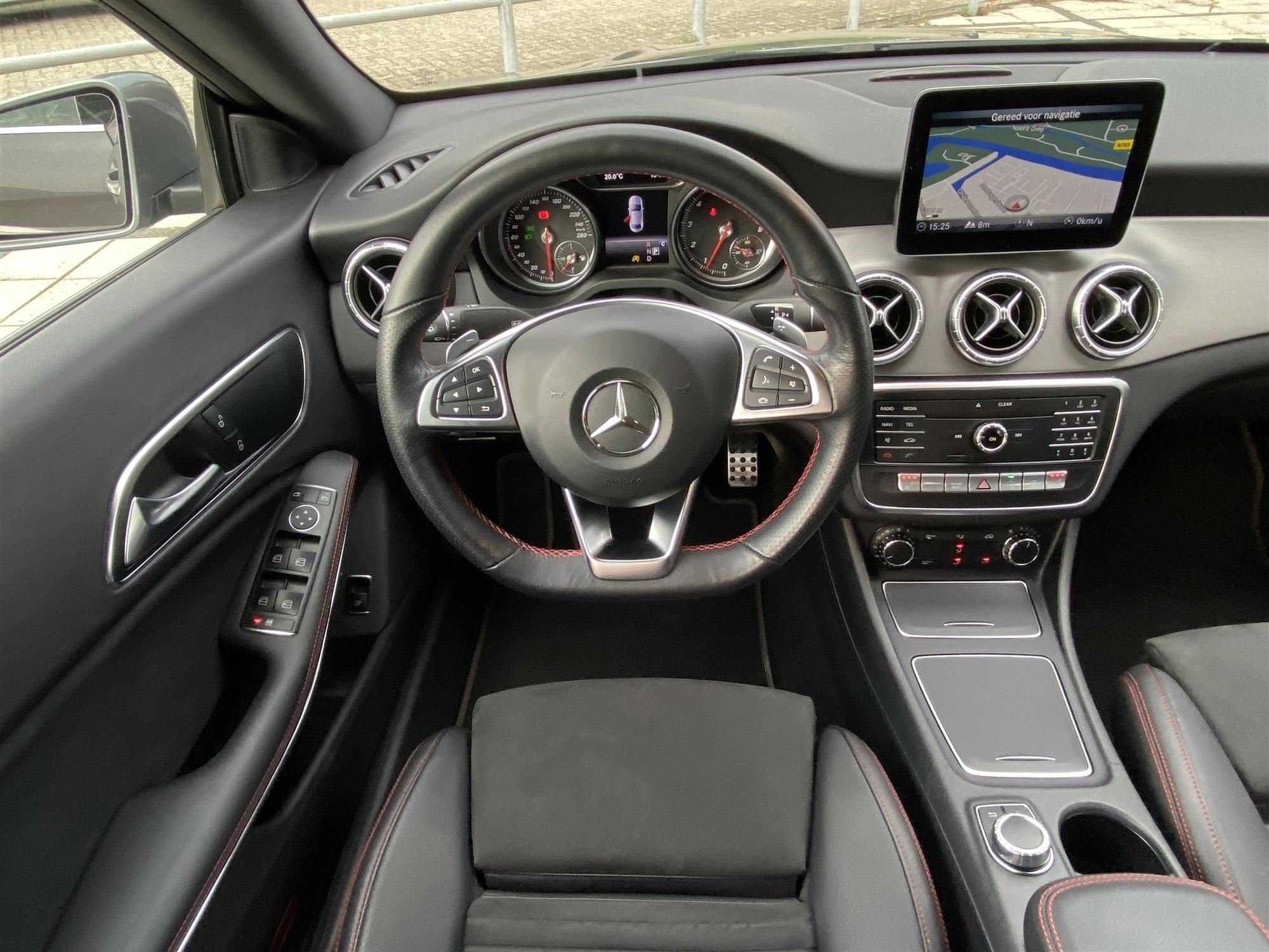 Mercedes-Benz CLA 180 7G-DCT AMG Line