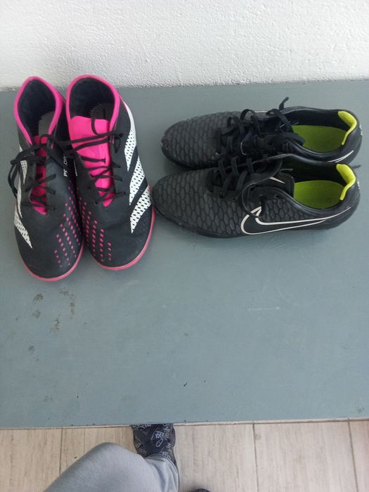 продаю футбольный кросовка новый