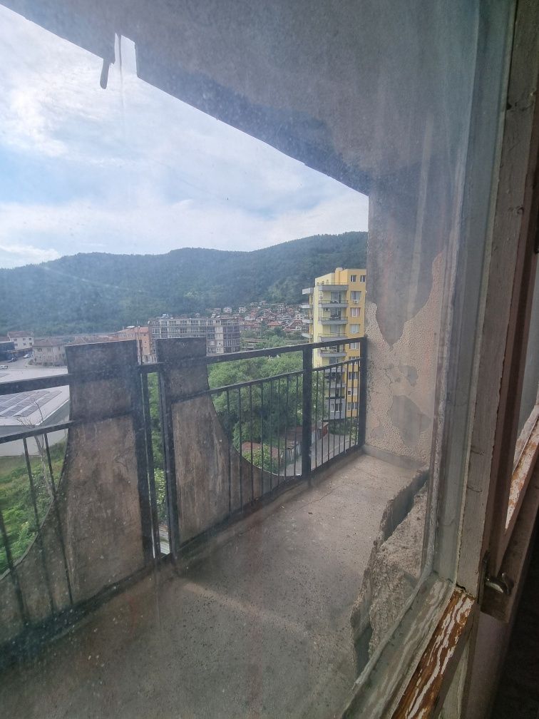 Дава се под наем Тристаен апартамент в Дупница - 90 кв.м за 357 € - Снимка #9