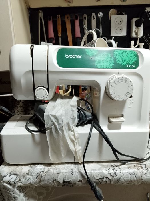 продам швейную машину.
