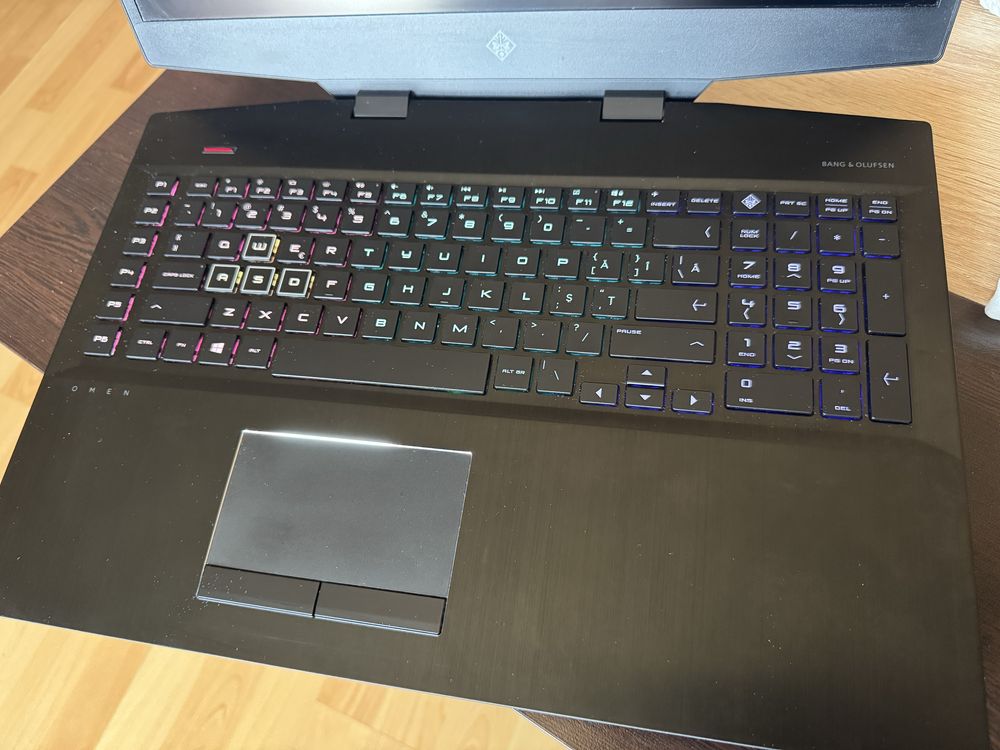 HP Omen 17 RTX 2070, core i7 10750H, 32GB RAM, 512GB SSD, 1TB HDD, Win