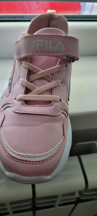 Vand pantofi sport originali