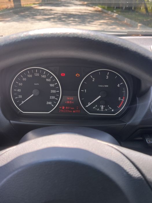 BMW Seria 1 e87 118d 2010 143cp