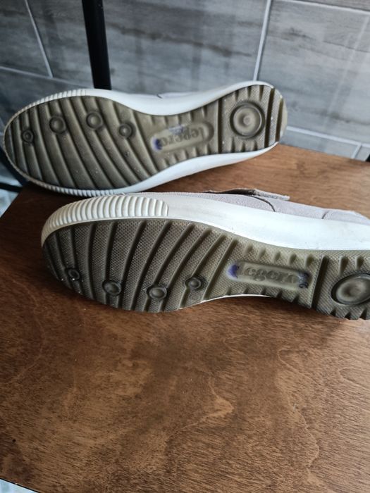 Vând pantofi dama piele naturala,Nr.41