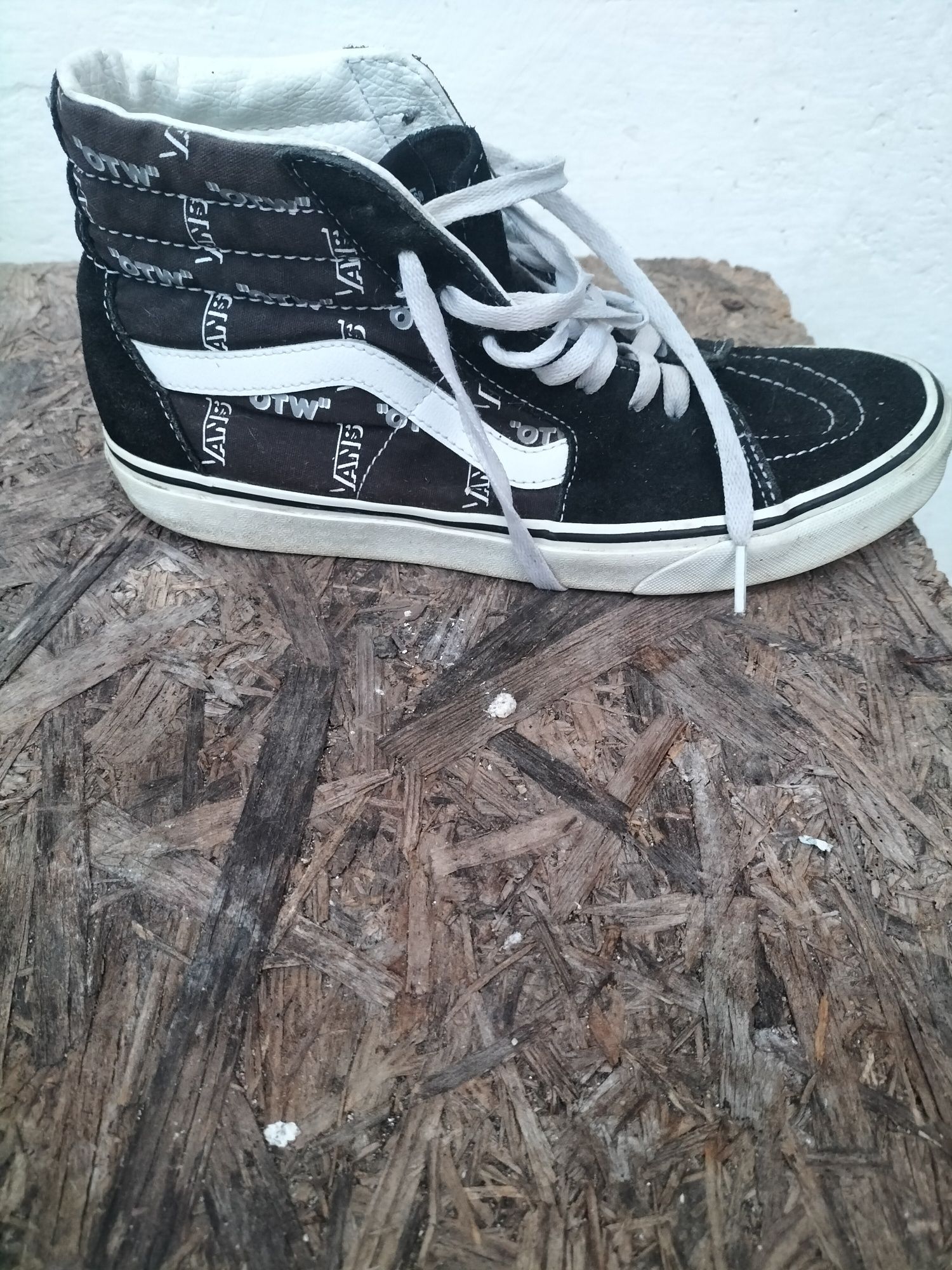 teniși converse 42,5