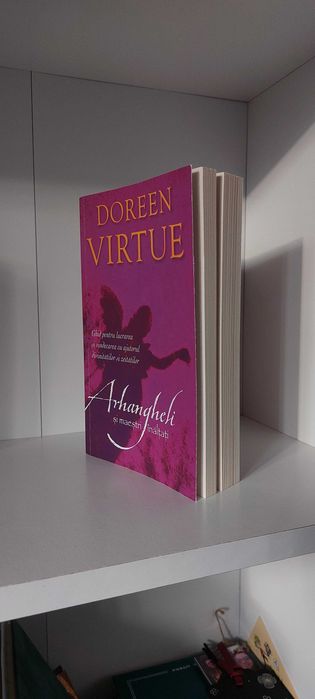 Carte Doreen Virtue "Arhangheli si maeștri înălțați"