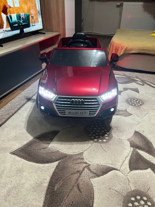 Детско електрическо Audi Q7 – отлично състояние!