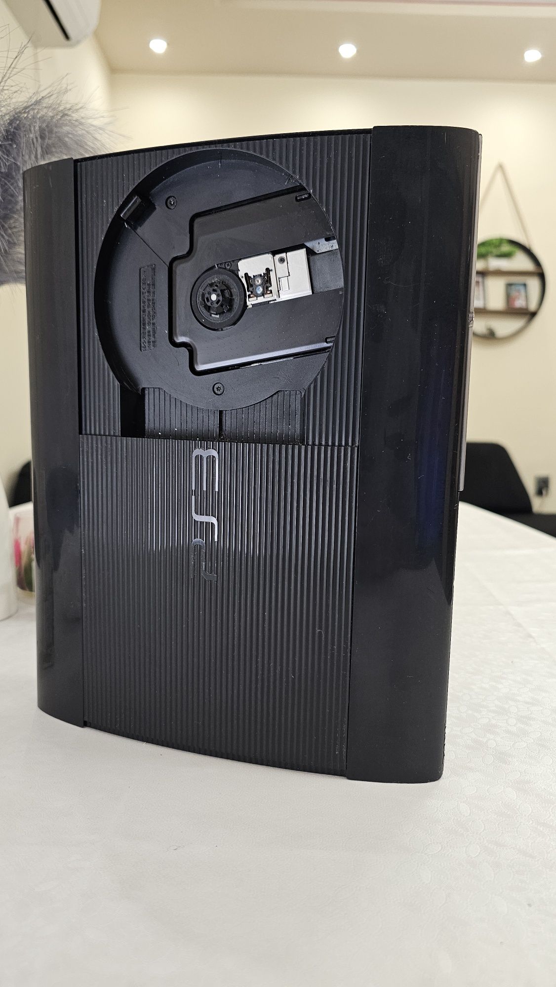 Playstation 3 super slim hen