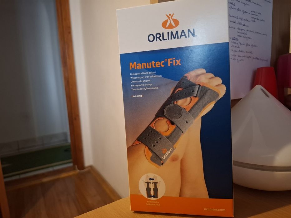 Orteză de încheietura mâinii, ameliorează simptome de Tunel Carpian