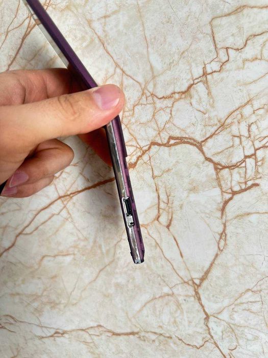 Сотовый телефон LG KF300