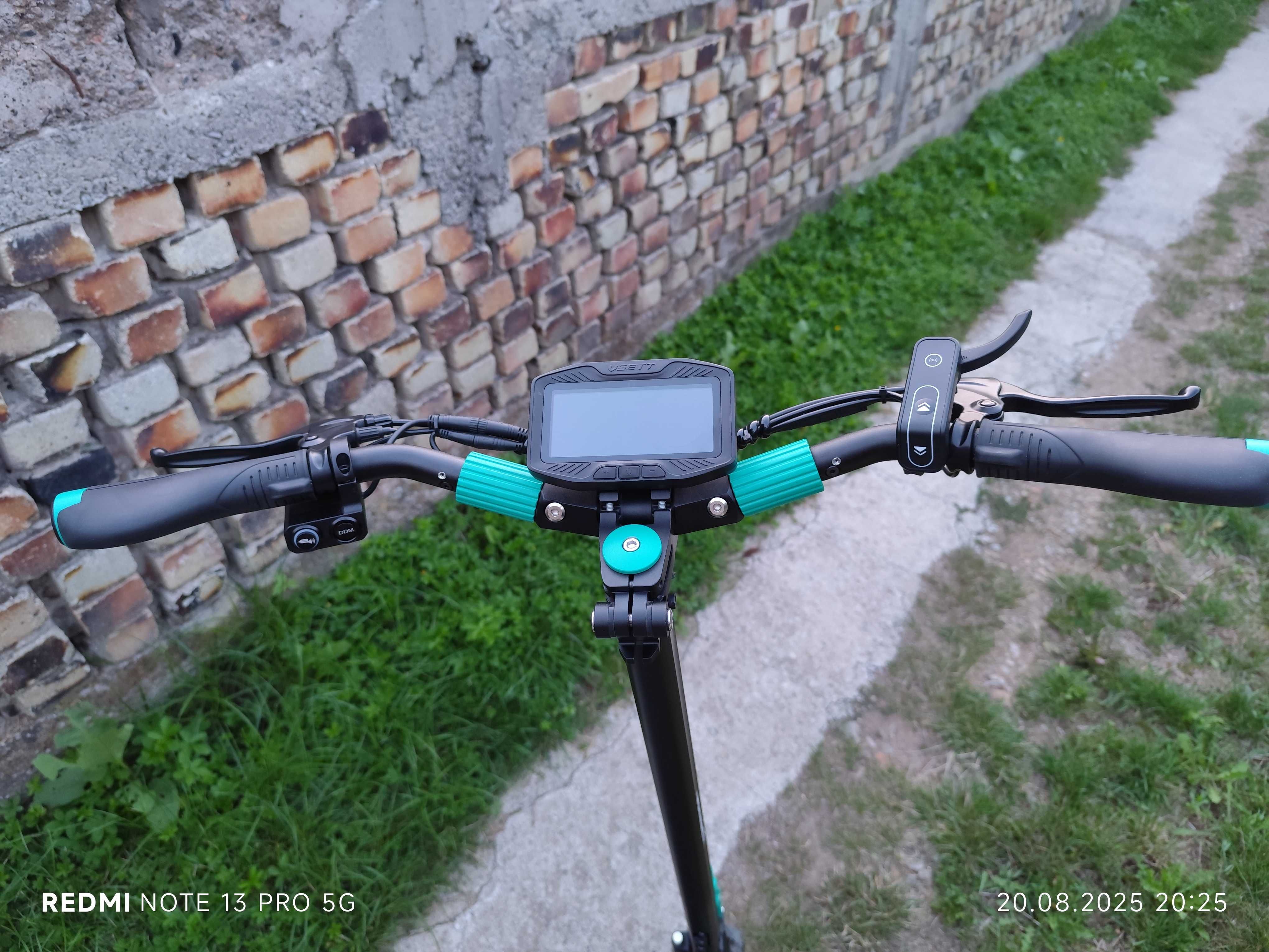 Vsett 9+  нова с два мотора по 650W 21ah батерията