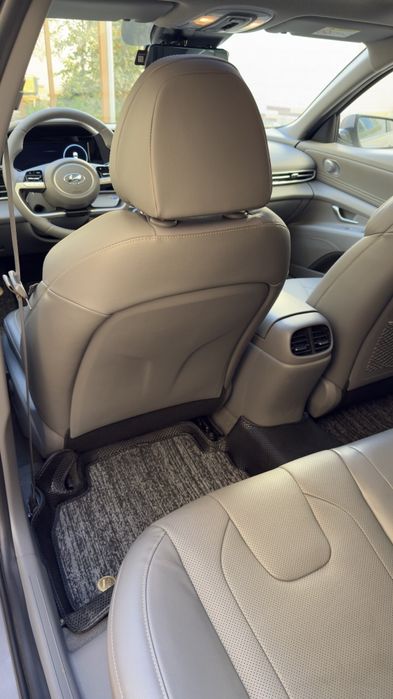 Срочно продаётся  машина Elantra 2.0 2022