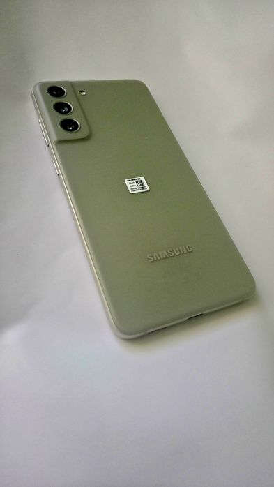 Samsung Galaxy s21 FE 128GB + Ring Case