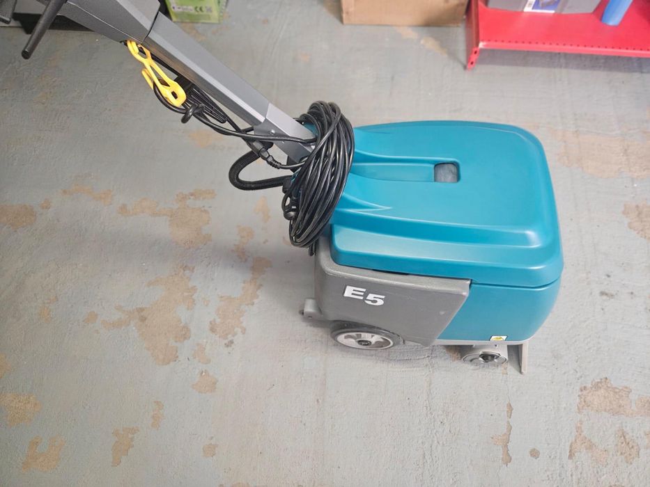 Masina de spalat mocheta Tennant E 5 si Tennant 1210