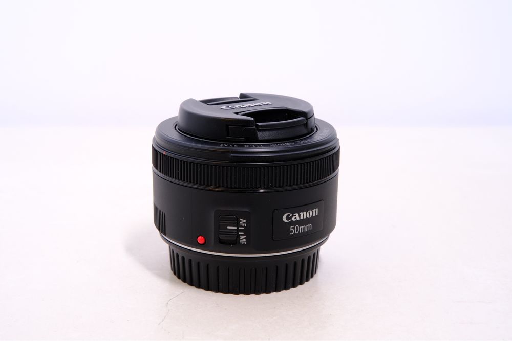 Canon EOS 750D + EF 50mm f/1.8 + EF-S 18-55