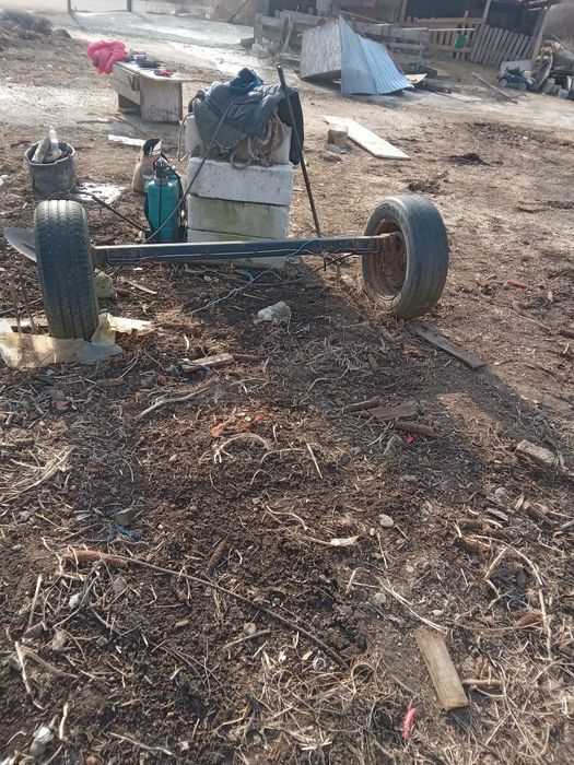 VÂND  Acxa DE REMORCĂ  în stare  Bună