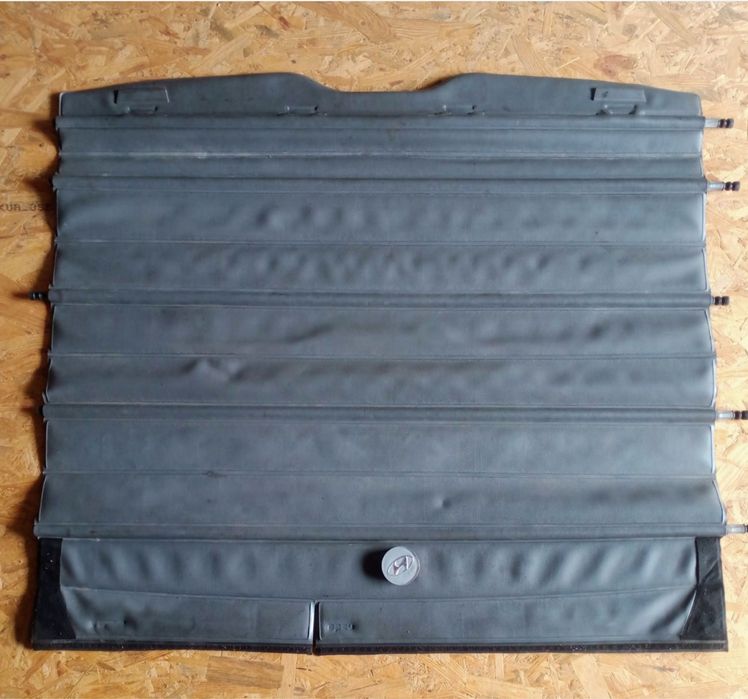 Продается шторка/полка  багажника автомобиля Пассат Б3 Б4