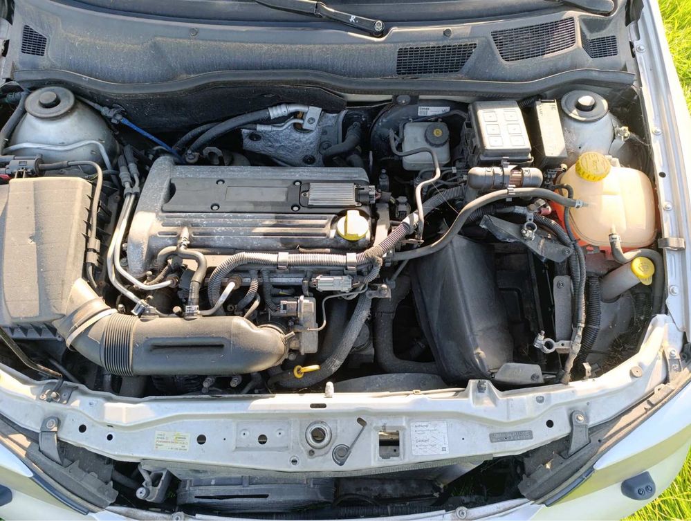 Opel Astra 2.2I 16V Bertone