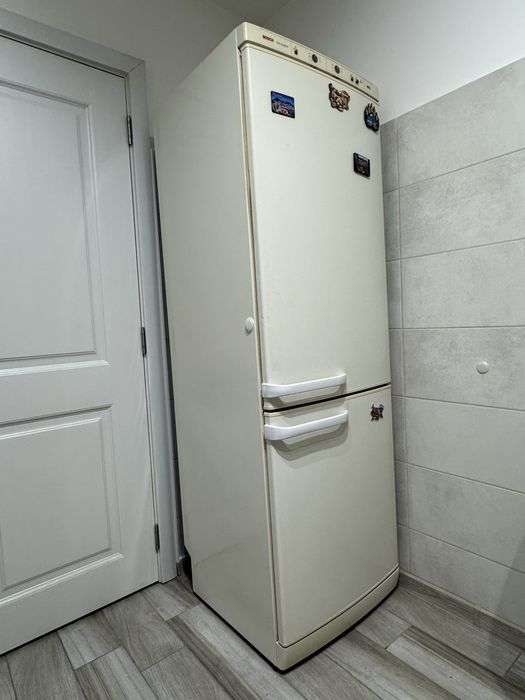 Combina frigorifica Bosch duo system / 333 l / 2 motoare