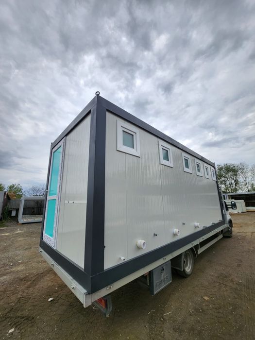 Vand containere modulare sanitare vitrina riflaje de lemn