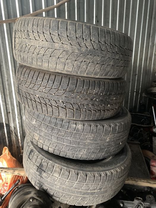 Зимние Покрышки на р16 бриджстон и триангл двое 205/60/16 и 215/60/16
