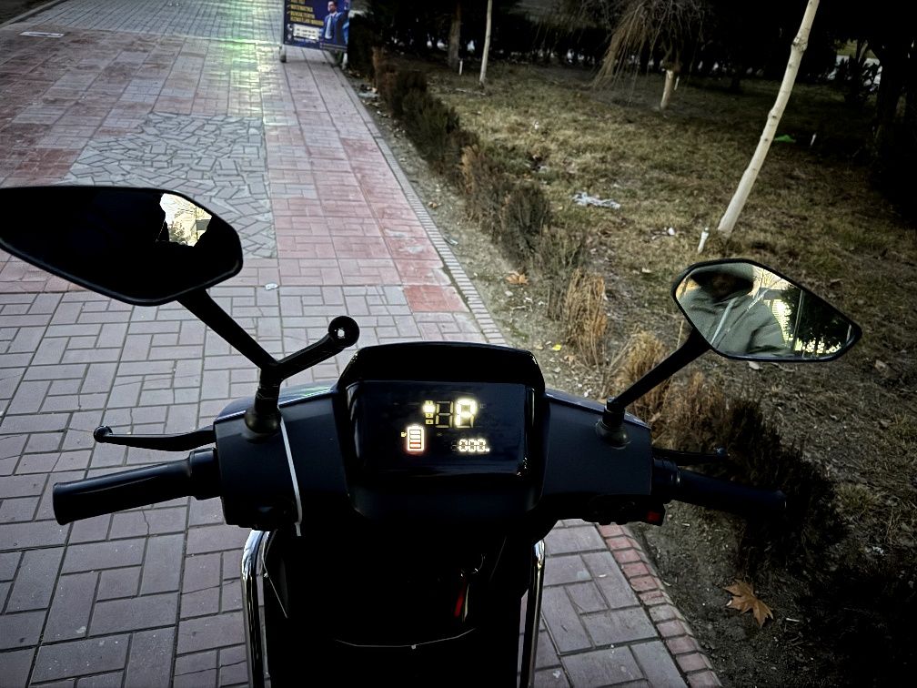 Elektr skuter 6talik 4 ta skorost xolati yaxshi