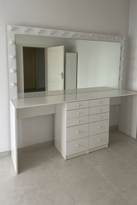 Masa makeup profesionala