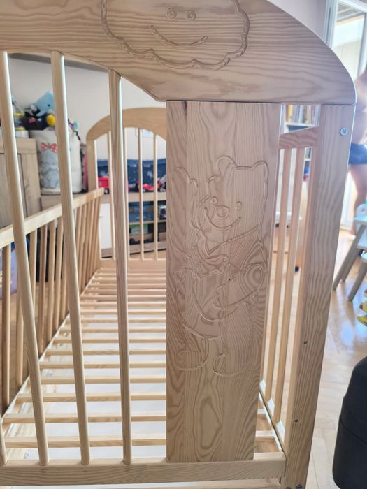 Бебешко креватче от масивно дърво с матрак