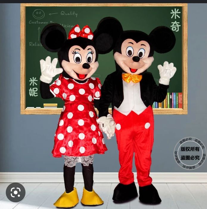 Închiriez costum Mickey Mouse