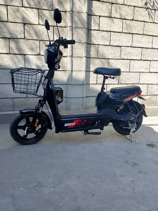Bonvi elekto skuter
