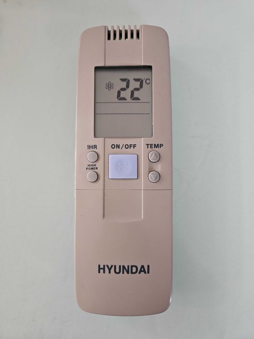Telecomanda aer conditional Hyunday RCH28ND in stare perfecta.