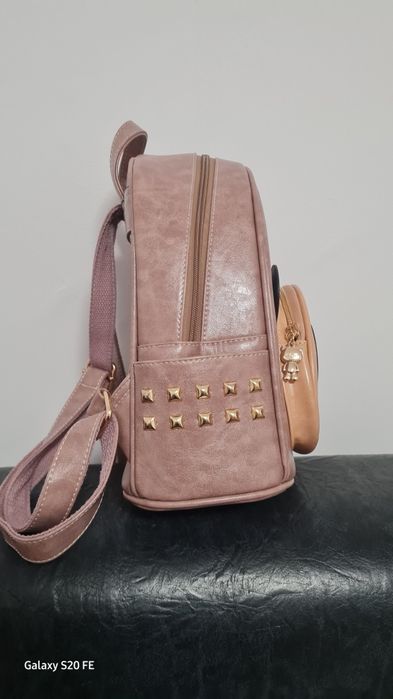 Vând rucsac nou material PU