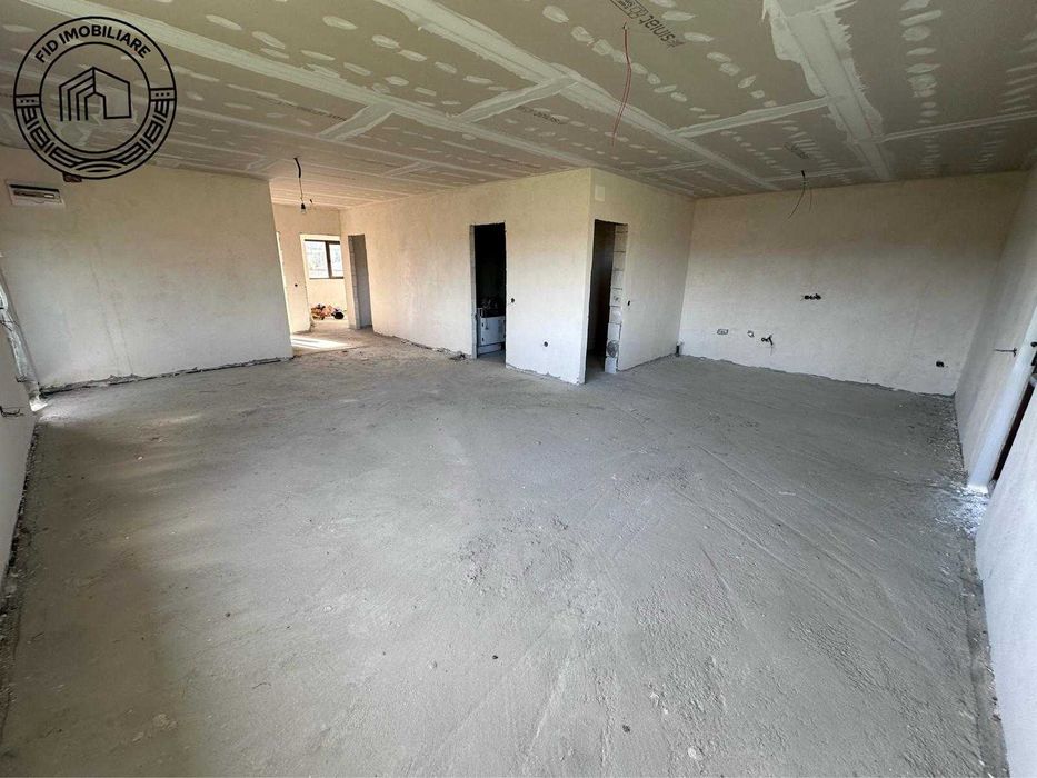 Casa semifinisata la intrare in Catalina