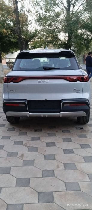 BYD yuan up smart positsia