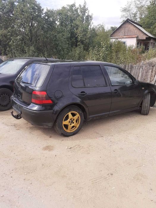 Dezmembrez Golf 4 AZD