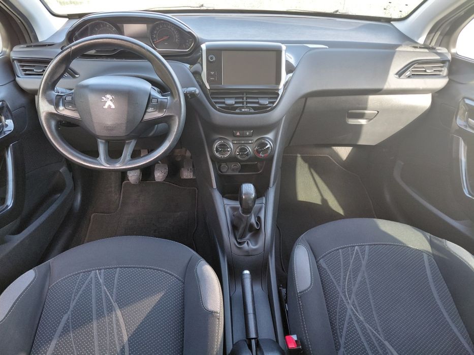 Peugeut 1,2 benzina an 2015 euro 5 Navigație/Incalzire scaune /