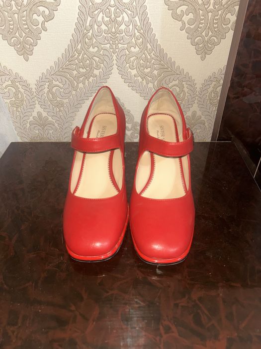 Tufli udobni, yurishga judayam qulay