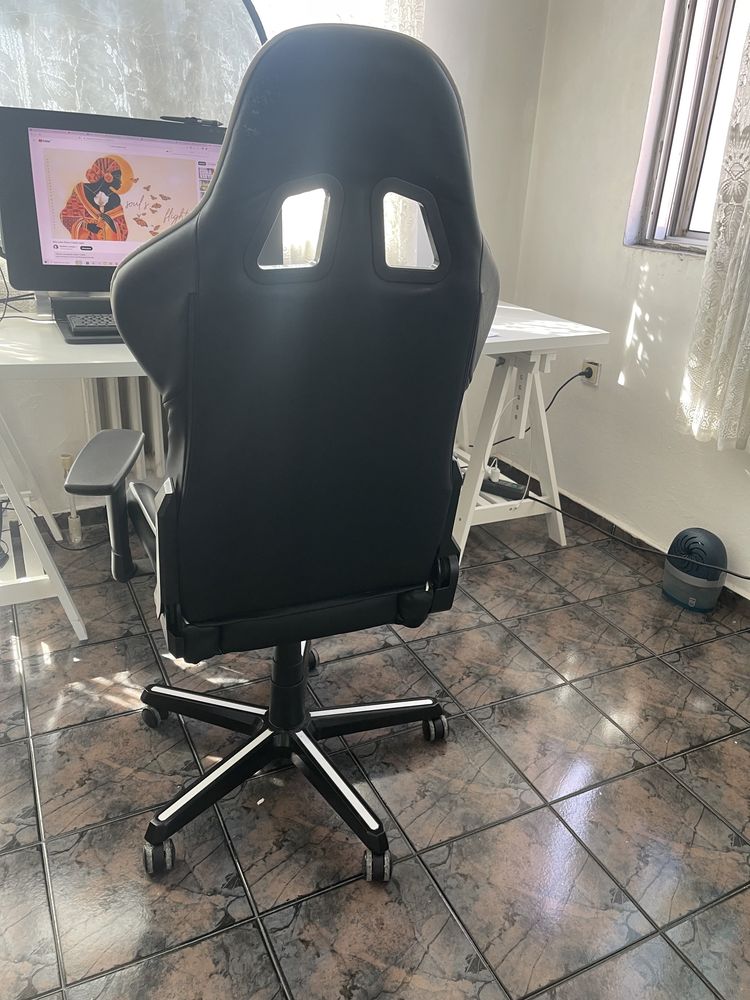 Гейминг стол DXRacer