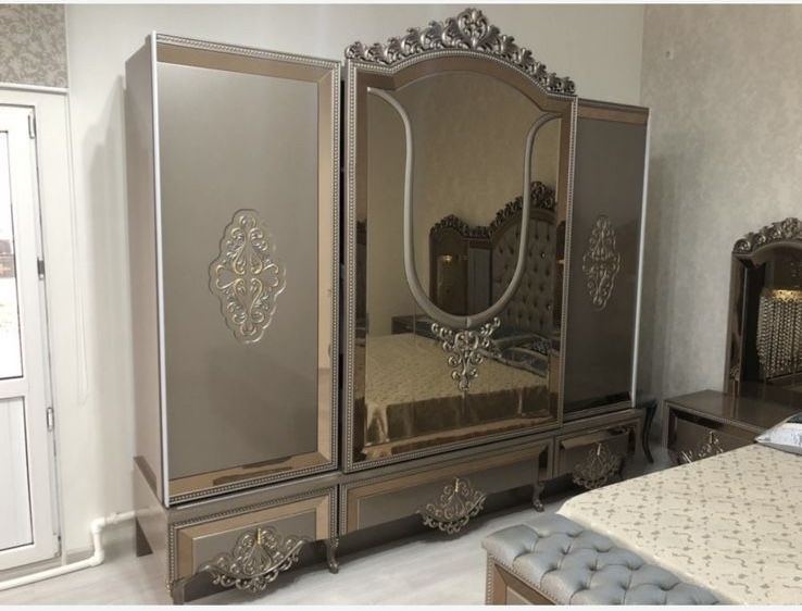 Продам спальную гарнитуру срочно!!!