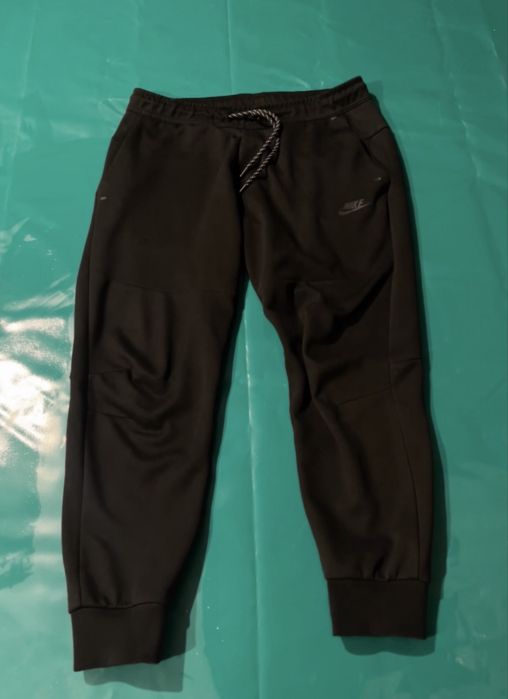 Nike Tech Fleece M Size