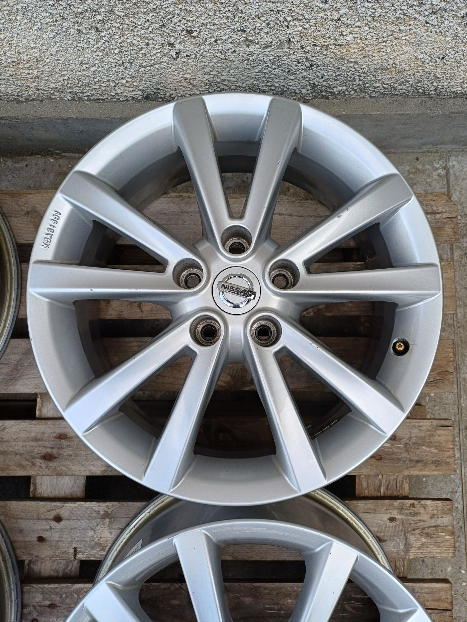 Оригинални джанти за Нисан R17  5x114.3  ET 45  7J