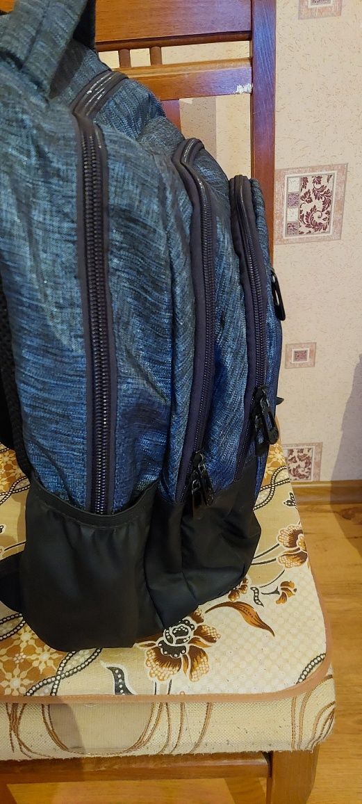 Продавам ученическа раница Cool Pask