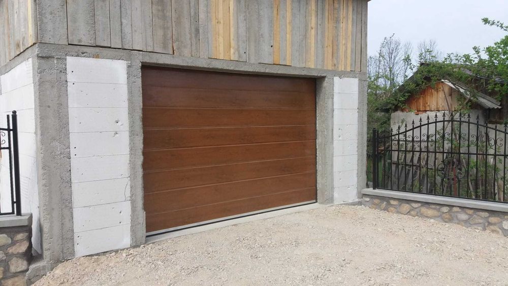 Uși de garaj secționale