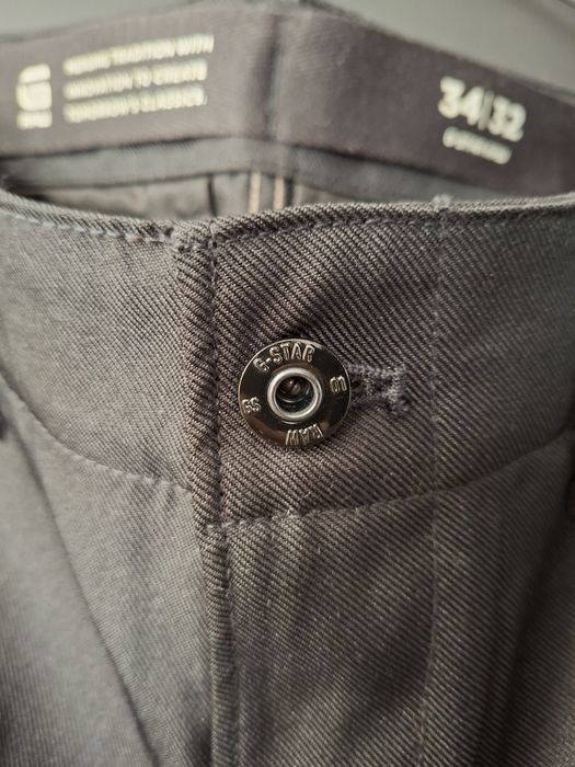 Панталон G-Star RAW trapped cargo

Цвят: Черен

Размер: (посочи размер