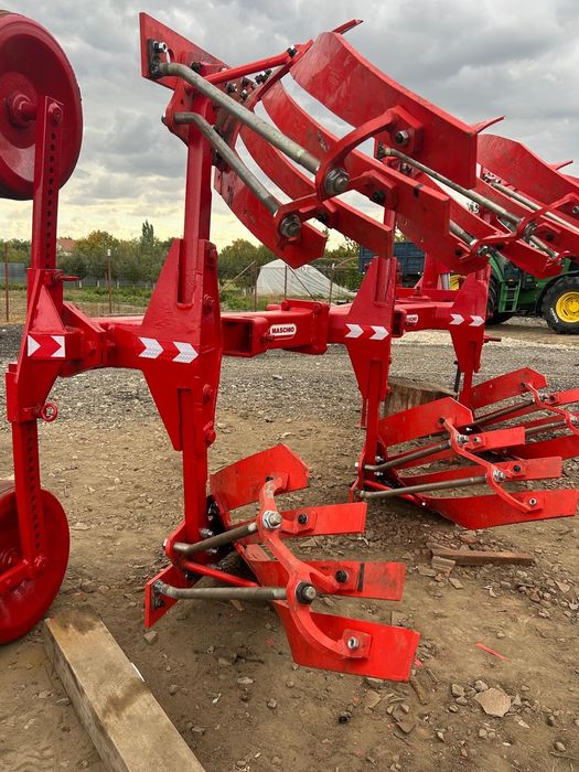 Vând plug reversibil